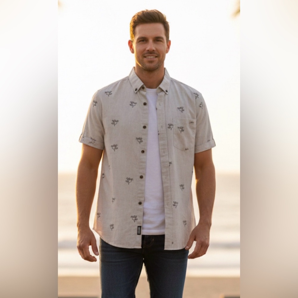 NWT!! Billabong Mens Sundays Button Down Palm Tree Short Sleeve Shirt Size Small